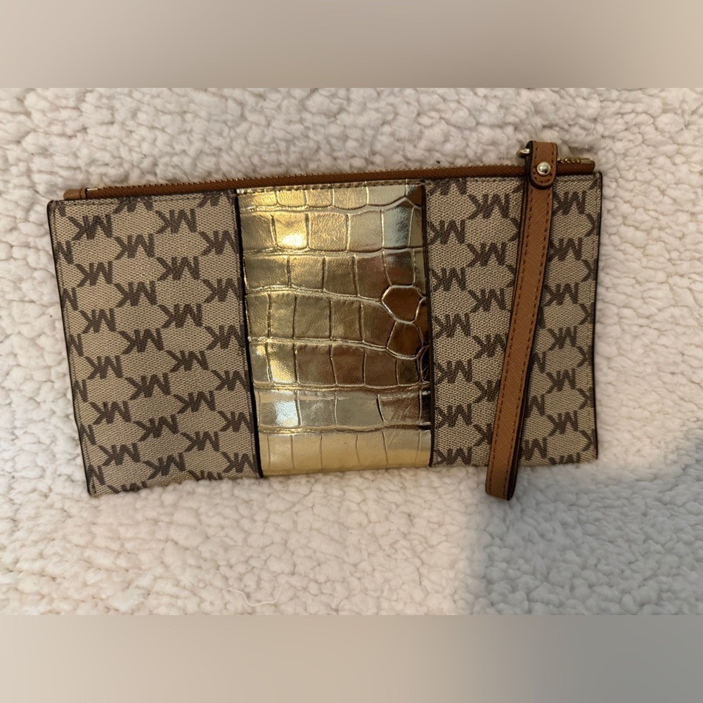 Michael Kors Wristlet Pouch MK Signature Monogram Gold Croc Embossed Leather - Picture 2 of 7